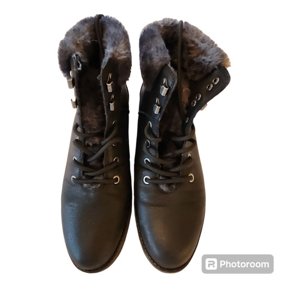 Women's Naturalizer Soul Boots - Size 9